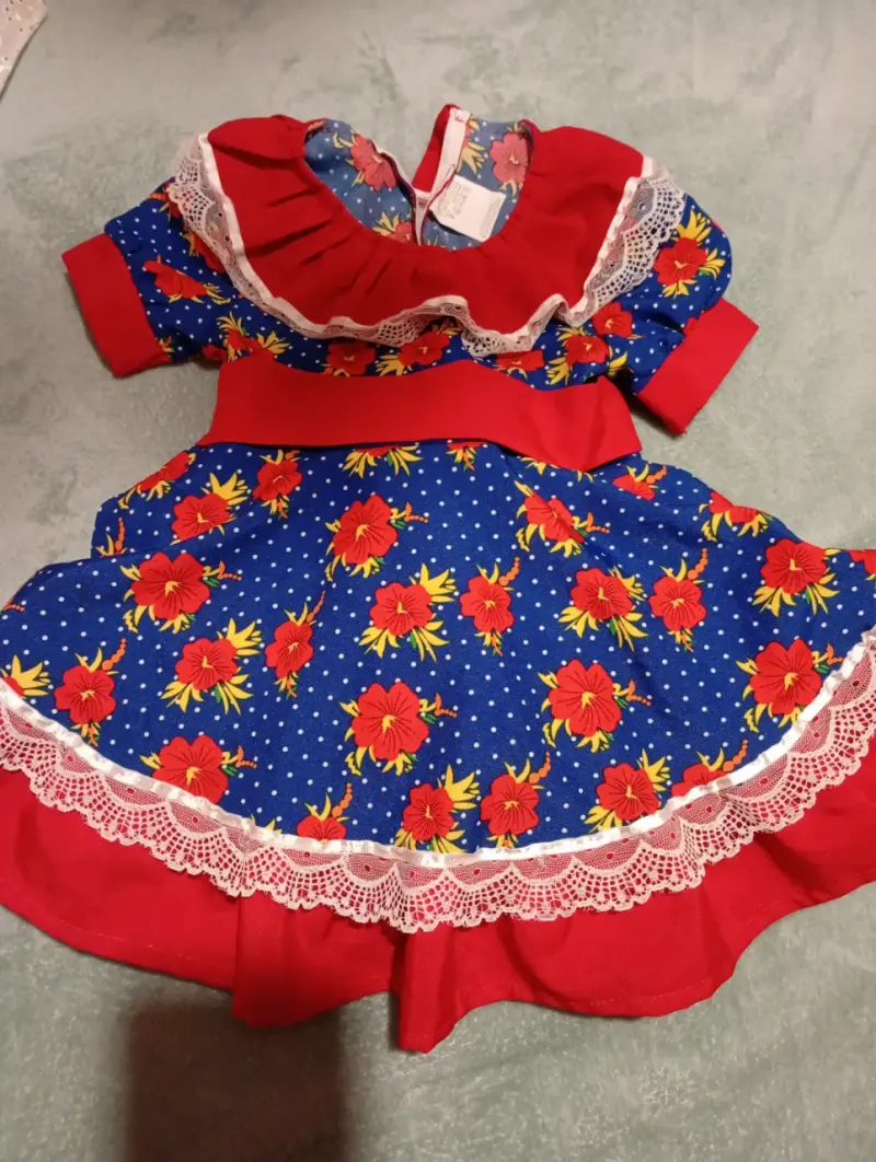 Vestido huasita con flores y encaje - 1