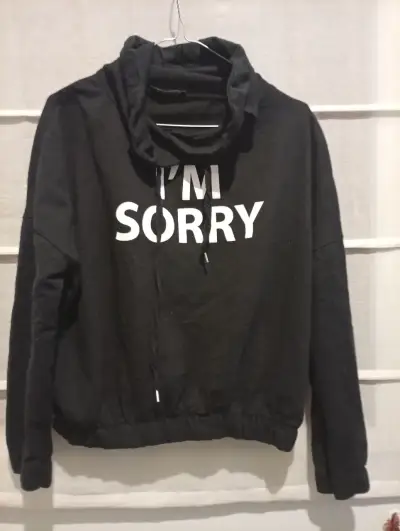 Polerón negro con capucha 'I'm Sorry' - miniatura 1