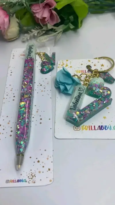 Set de lápiz y llavero personalizados con brillo - miniatura 3