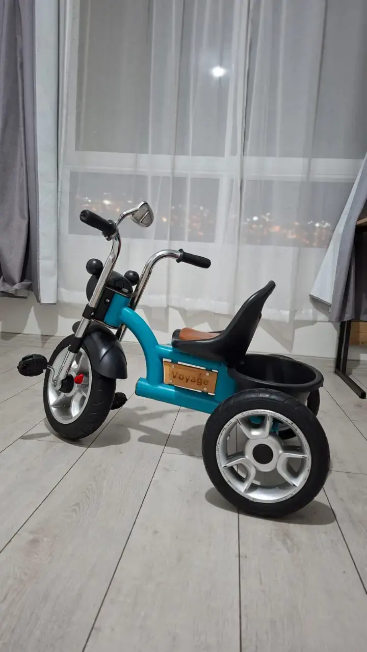 馃毑 Triciclo Voyage Hale azul con asiento c贸modo - 1