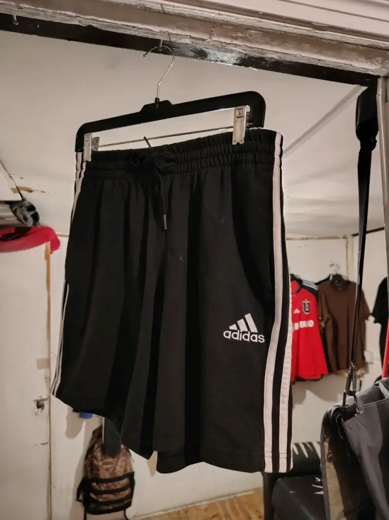 Shorts deportivos negros Adidas talla M - 1