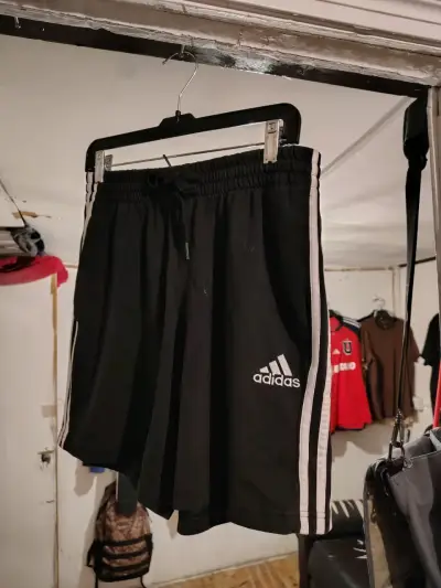 Shorts deportivos negros Adidas talla M - miniatura 1