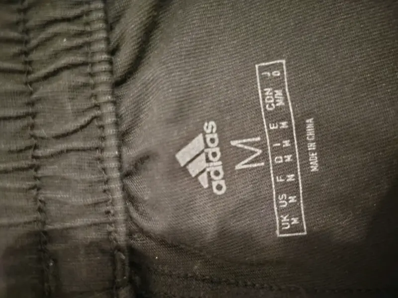 Shorts deportivos negros Adidas talla M - 2