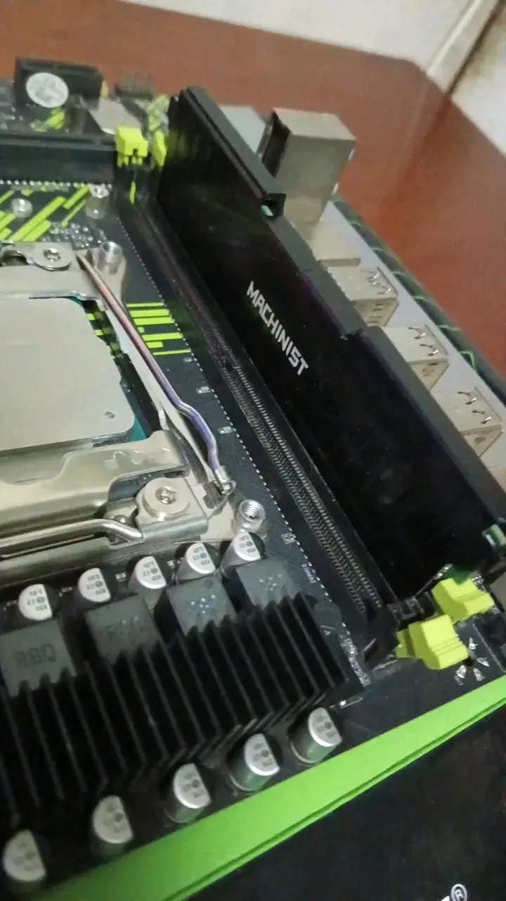Placa Machinist con Proce Xeon E5-2699v3 16gb ram - 3