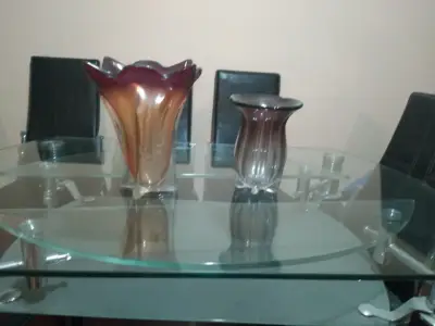 Juego de comedor de vidrio con sillas negras - miniatura 3