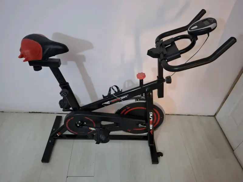 Bicicleta estática Keeling con monitor digital - 1