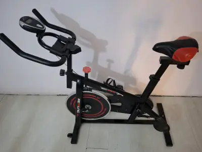Bicicleta estática Keeling con monitor digital - miniatura 3