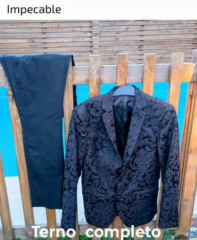 Terno completo negro con diseño floral - miniatura 2