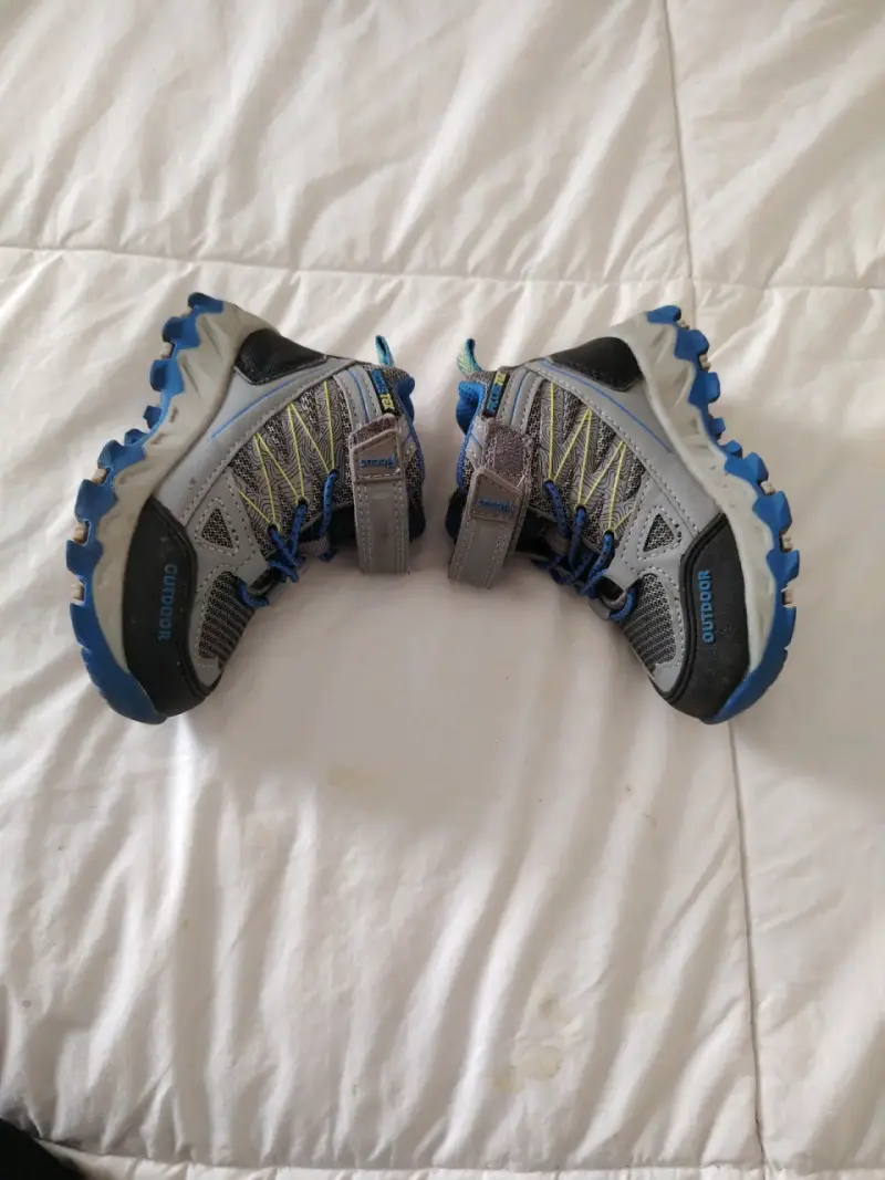 Zapatillas de senderismo para niños color gris y a - 1
