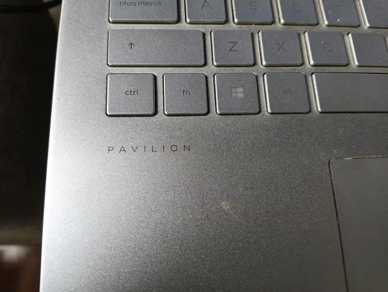 Laptop HP Pavilion con NVIDIA y RAM 8GB - 4