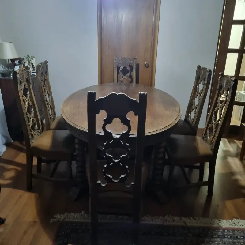 Juego de comedor de madera tallada con sillas - 1