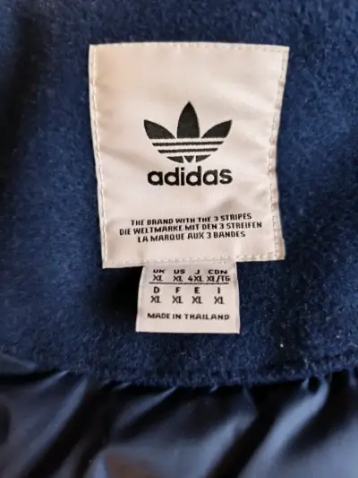 Chaqueta Varsity Real Madrid Azul y Blanca - miniatura 6