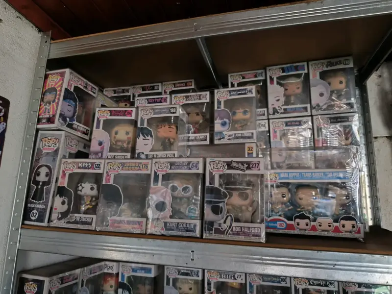 Colección de figuras Funko Pop de músicos famosos - 4