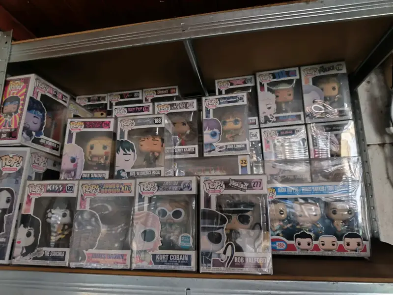 Colección de figuras Funko Pop de músicos famosos - 5