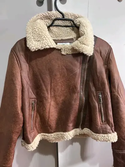 Chaqueta de cuero sintético con forro de lana - miniatura 1