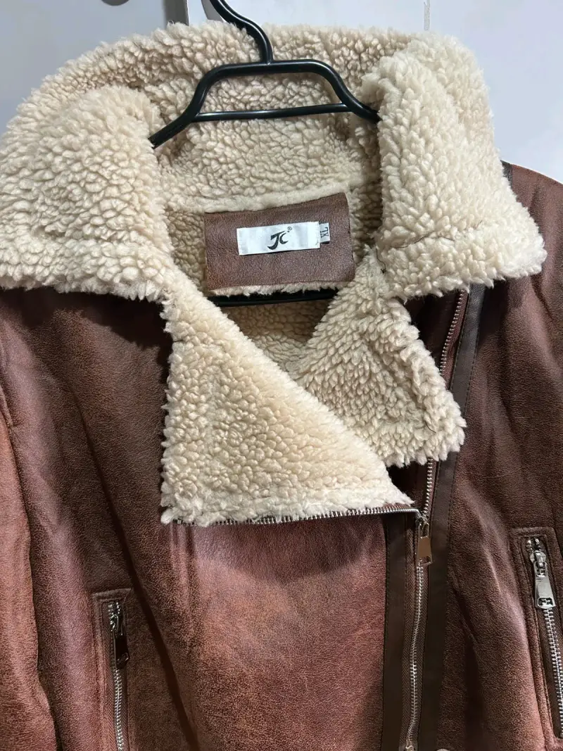 Chaqueta de cuero sintético con forro de lana - 2