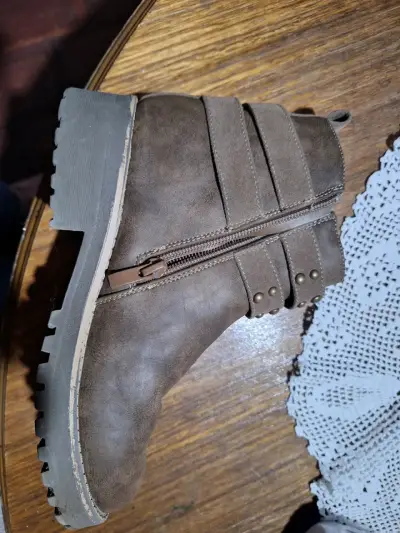 Botines de cuero marrón con hebillas - miniatura 1