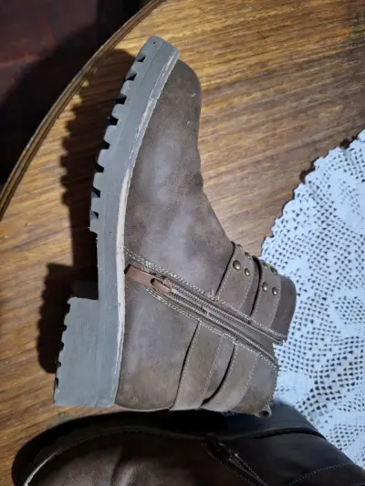 Botines de cuero marrón con hebillas - miniatura 2