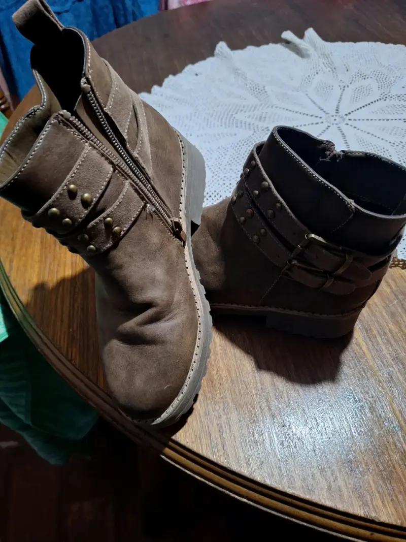 Botines de cuero marrón con hebillas - 3
