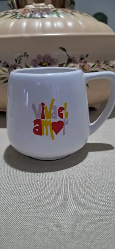 $9000 c/u tazas  años 80 compradas  tienda VILLAGE - miniatura 3