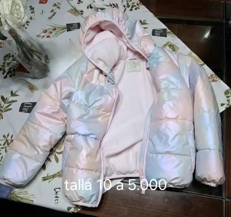 Lote de ropa infantil talla 10 con diseños variados - 3
