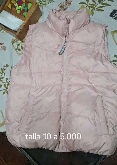 Lote de ropa infantil talla 10 con diseños variados - miniatura 5