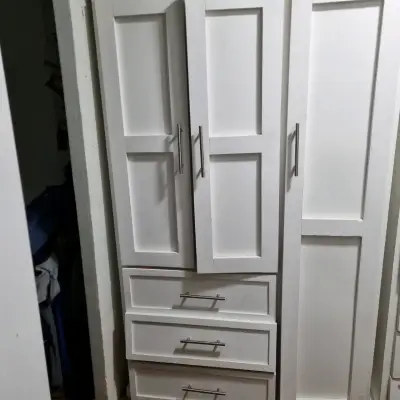 Armario de madera blanco con cajones - miniatura 1