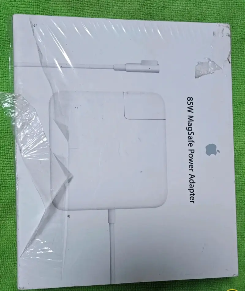 Cargador Apple MagSafe 85W para MacBook - 1