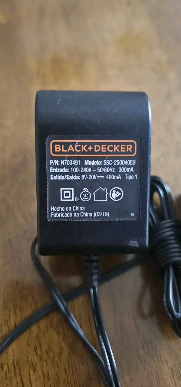 Cargador de batería Black+Decker SSC-250040EU - 2