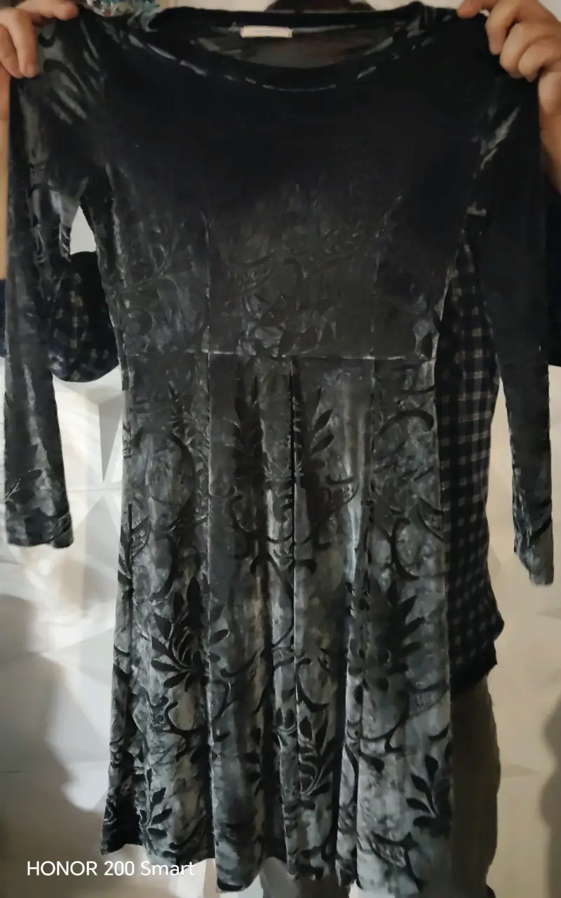 Vestido estampado animal print y vestido con flore - 2