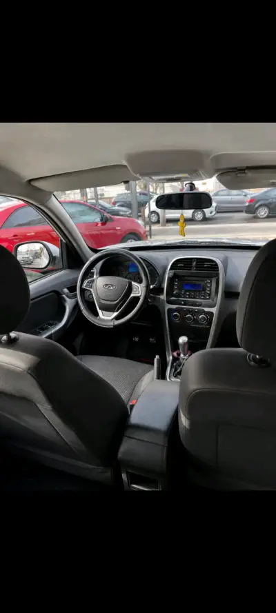 SUV Chery Tiggo 2WD 2018 en buen estado - miniatura 4