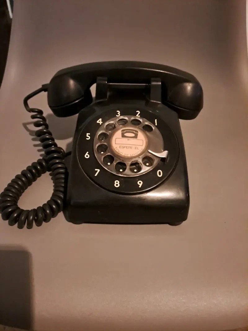 Teléfono de disco vintage negro en buen estado - 2