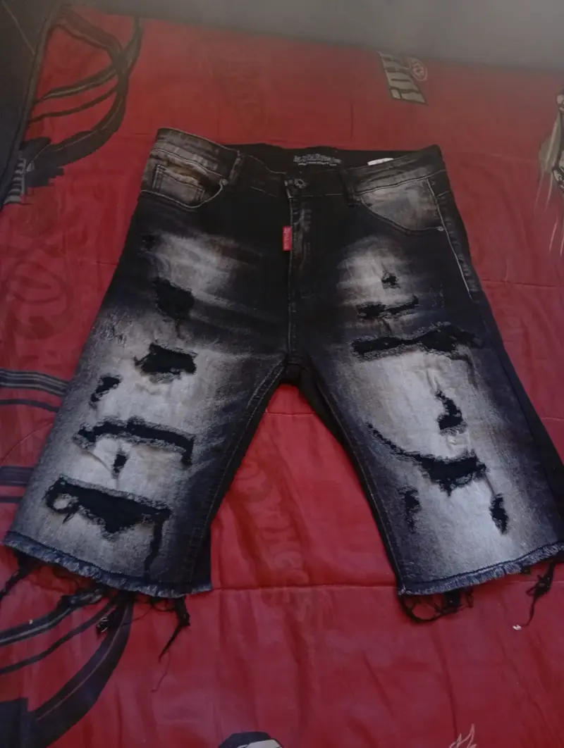 Shorts de mezclilla desgastados para hombre - 2