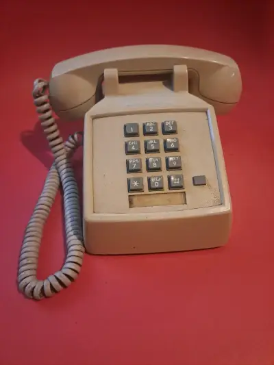 Teléfono fijo vintage beige con cable - miniatura 2