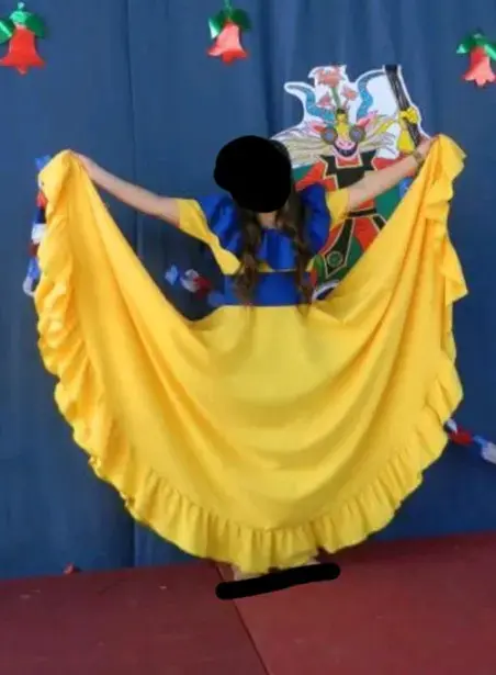 Vestido folclórico amarillo talla M
