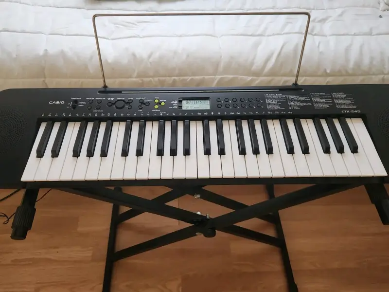 Teclado Casio CTK-2550 con soporte - 2