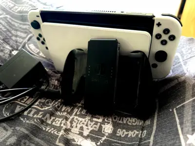 Nintendo Switch OLED Blanca - miniatura 4