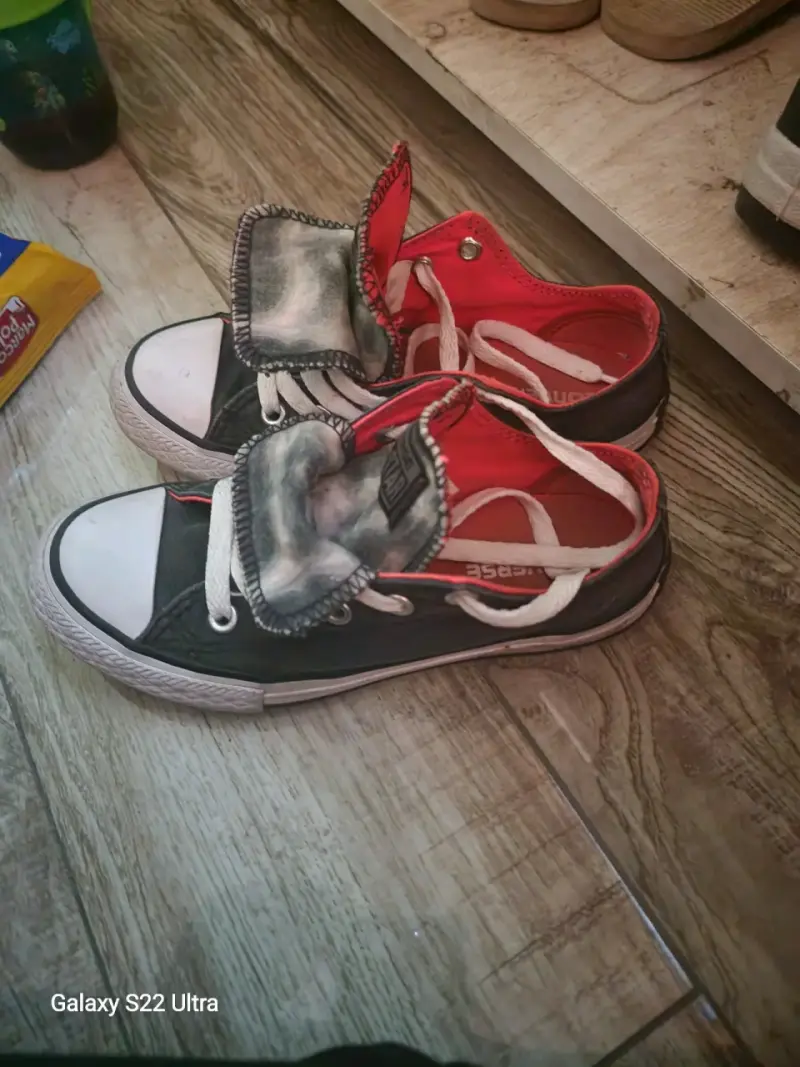 Zapatillas Converse All Star negras y rojas - 2