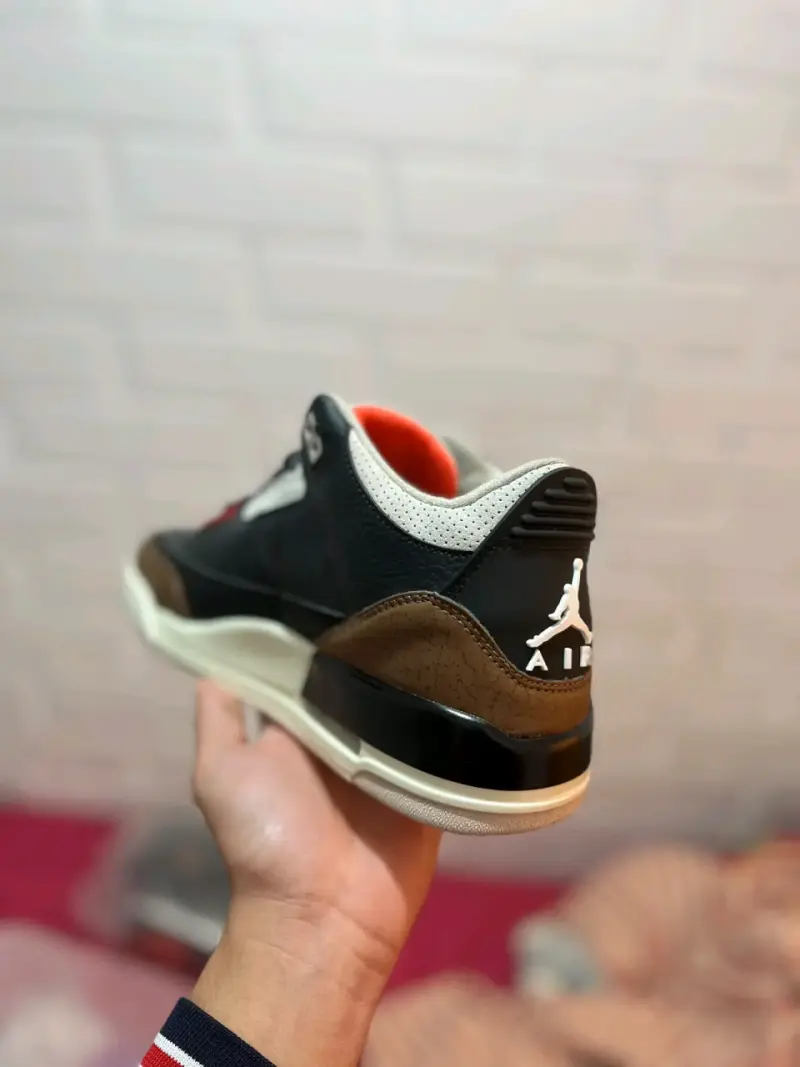 Zapatillas Jordan retro 3 negras y marrones - 3