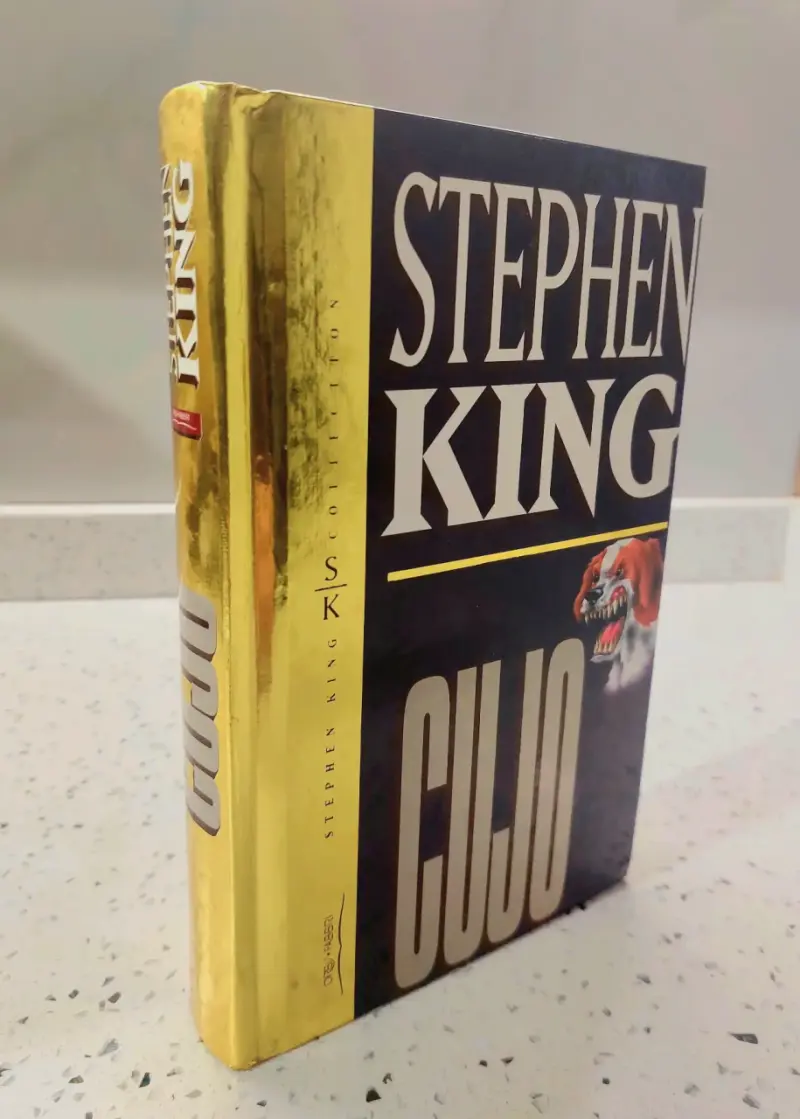 Libro Cujo de Stephen King en tapa dura - 2
