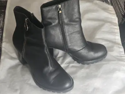 Botines de cuero negro con cierre lateral - miniatura 3
