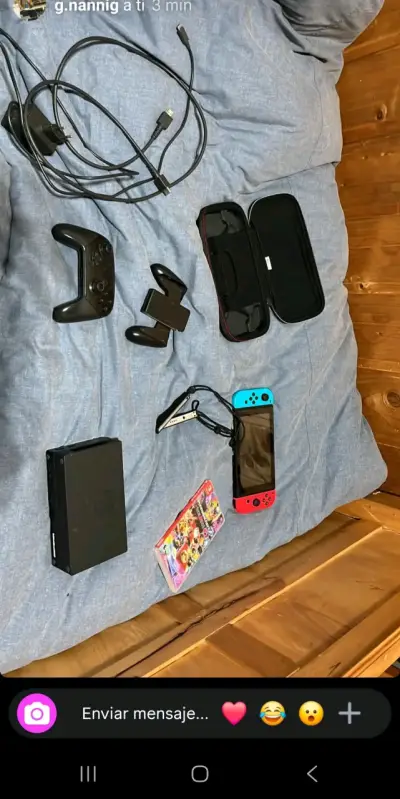 Nintendo Switch con juego Mario Kart y accesorios - miniatura 1