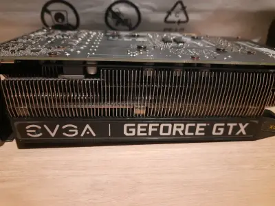 Tarjeta Gráfica EVGA GeForce GTX 1660 Ti - miniatura 1