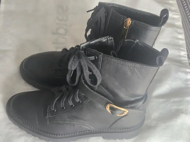 Botas negras de cuero con cierre lateral - 3