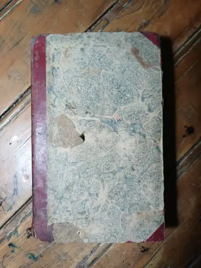 Libro de más 200 años de antiguedad - miniatura 2