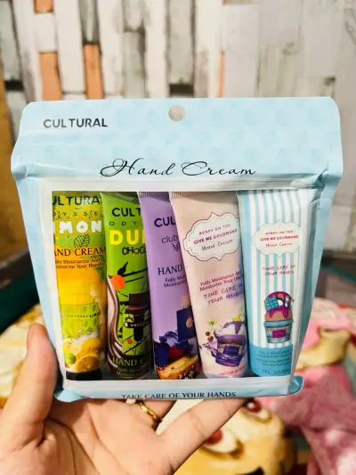 Set de cremas de manos perfumadas Cute Lover - miniatura 3