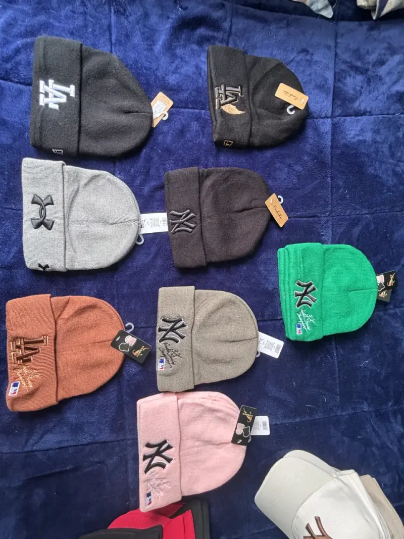 Jockeys y gorros - 8