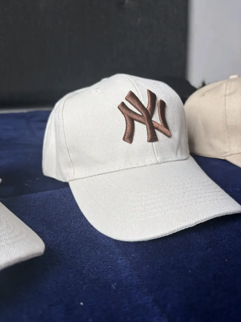 Jockeys y gorros - 10