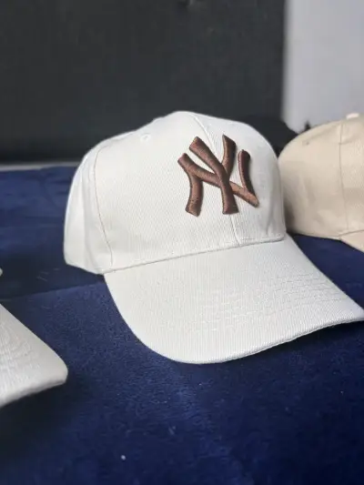 Jockeys y gorros - miniatura 10