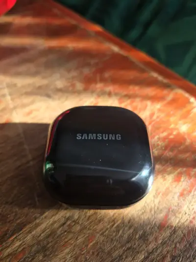 Audífonos Inalámbricos Samsung Galaxy Buds Negros - miniatura 2